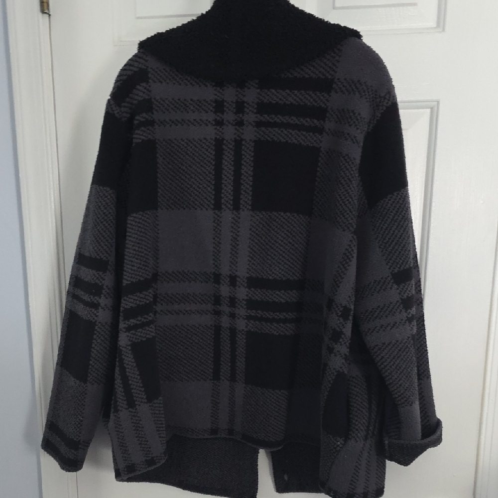 Barefoot Dreams Black and Gray Plaid Teddy Collar Jacket - Picture 4 of 4